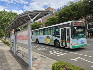 新竹縣共獲補助3,490萬元，將用於市區公車虧損補貼、服務評鑑及「快捷9號」校園專車三大項目。