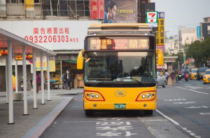 嘉義市府與嘉義縣府、臺南市府合作共同向交通部公路局提出嘉嘉南跨城際通勤月票計畫，交通部公路局召開審查會議後今(26)日函知通過／嘉義市府提供