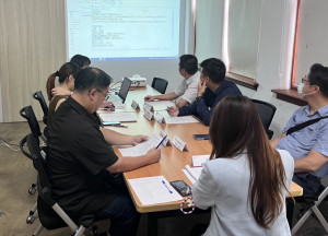 市府民政處會議室辦理115年度備選國民法官初選名冊公開抽選作業。