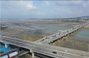 預估首日台61線竹港大橋南下壅塞車潮