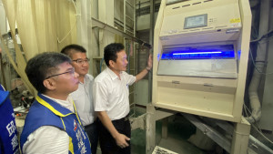 后里區農會碾米廠的精米色彩選別機使用近20年。