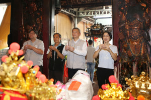 嘉義市副市長林瑞彥參拜嘉義市古時四城門的四間土地公廟／嘉義市府提供