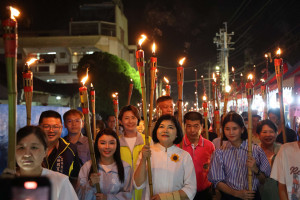 傳承近百年的獨特客家民俗「崙背詔安客庄迎暗境」，在中秋夜晚的水汴頭崇賢寺盛大展開／翻攝照片