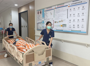 新竹臺大分院護理師在危急時刻沉著應對，以專業與細膩關懷，守護病人與家屬。