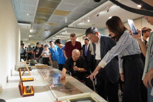 中華大學藝文中心舉辦「洪園瑰寶－洪錫銘個人收藏展」。