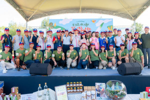 桃園市長張善政出席「114年三坑水鄉茭遊趣活動」大合影。