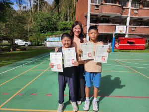 阿里山鄉十字國小洪久惠老師獲教育部頒發「114年度友善校園-國民小學傑出導師獎」／嘉義縣府提供