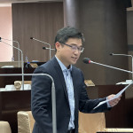 林儒暘議員提出13鄉鎮市衛生所公務機車多數老舊待汰換。（記者扶小萍攝）