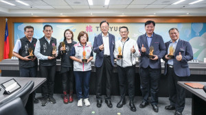 張市長表揚績優單位。