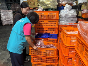 嘉義縣衛生局啟動稽查作業，經查該豬隻經分切後販售市場攤販，已全數賣出／嘉義縣府提供