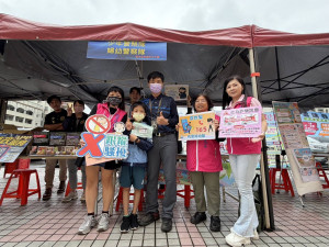 桃警宣導道安、防詐與婦幼保平安。