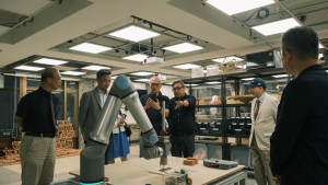 中原大學建築系新設「昭揚實驗室」，強化參數化設計與數位製造，提供跨域合作的平台。