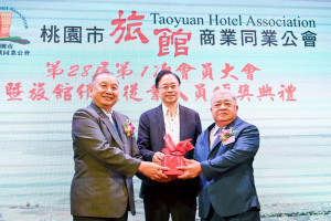 張市長見證公會印信交接。