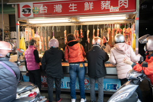 嘉義市府宣布公有零售市場豬肉及豬肉食品攤商，減免攤位使用費1個月／嘉義市府提供