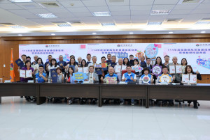 苗栗縣危老推動師授證　鍾東錦期許共創美好家園