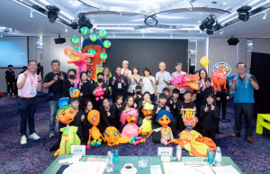 嘉義市大同國小在教育部第12屆「藝術教育貢獻獎」中，榮獲「績優學校獎」／市府提供