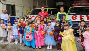 萬聖節「不給糖就搗蛋」　基隆百福消防分隊化身防火小學堂