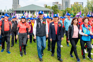 張市長和獅友合影。