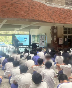 集集分局至轄內三育高中辦理預防犯罪宣導活動。（集集警分局提供）