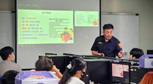 蘆竹分局深入轄內高風險族群，進行客製化之政令宣導。