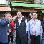 張市長赴南門市場關心救災情形。