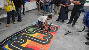 MARS E1自走車比賽。