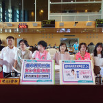 民進黨市議員陳俞融等人強烈要求市府應公布35家蛋行店家。