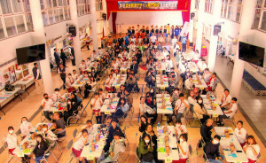 五育高中與日本新瀉藝術設計學校師生大合照。（五育高中提供）