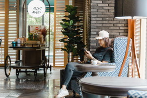 捷絲旅台南虎山館為歡慶榮獲設計感旅店大獎，推出「旅人視角」住宿券抽獎活動。