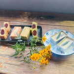 苗栗山線「藝境慢遊」帶領遊客到壢西坪休閒農業區的採柑橘與番茄酥製作。(圖/地方中心)