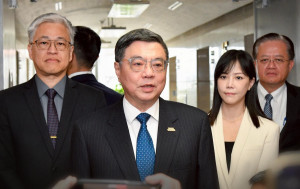 行政院長卓榮泰（中）。（圖／翻攝自卓榮泰Facebook）