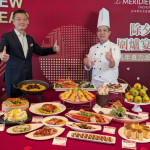 李方艾美酒店總經理吳宏一（左）表示，這次樂美以「桌宴回歸」方式重新亮相，希望能讓支持多年的老顧客重溫熟悉又升級的團圓滋味。