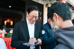 張市長為桃園學子祈福。