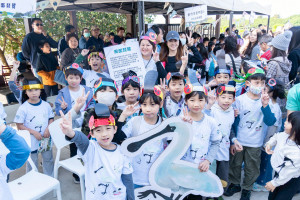 濕地嘉年華現場孩童參與活動。