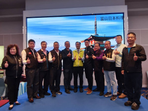 調解委員陳大錡、賴啟榮、謝清森、游寬棟、林銘忠等5人，榮獲113年度全國獨任調解案件最高榮譽「行政院長獎」，為地方爭光。圖／記者鄧富珍攝