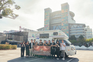 嘉義市民宿文化發展協會集結多家在地民宿，共同打造一台象徵嘉義城市意象的「行動宣傳露營車」／嘉義市府提供