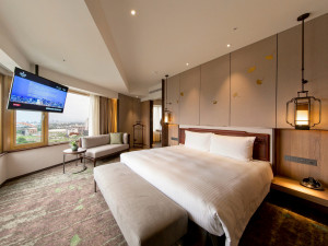 台中福華30週年慶-餐飲單筆滿$30,000 即可參加「豪禮任你抽」，獎項包含雅緻豪華套房住宿。圖/台中福華