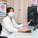 醫師說明。林重鎣