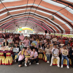 草屯鎮割稻飯盛會千人與會回味傳統美味。（記者扶小萍攝）