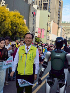 民進黨彰化縣長提名類初選民調進入倒數階段，主打「經濟與科技」路線的彰化市長林世賢，舉辦「彰化勝利團結大會」。(圖／記者鄧富珍翻攝)　