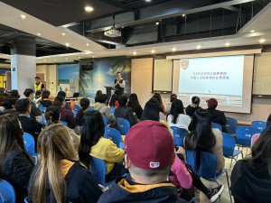 中壢警深入企業宣導，提醒移工守法自保、遠離犯罪。