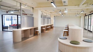 長庚大學宿舍新空間明亮開放、通透舒適，讓學生能自在地學習、休憩與交流