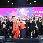 管樂節晚會壓軸由范曉萱 and 100%樂團重磅登場，並與歌手黃宣YELLOW合體，加上嘉頌重奏團與復雷閣街舞團／嘉義市府提供