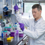 論文第一作者陳粲然是國內首位取得清華大學與大阪大學雙聯博士學位的學生。