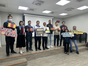 縣府農業蘇處長、新聞行政蔡處長等嘉賓肯定縣農會的努力貢獻良多。（記者扶小萍攝）