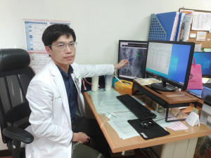 南投醫院泌尿科醫師何承儒表示，腎結石與腎臟腫瘤，這些問題初期可能症狀不明顯，但若輕忽，可能對健康造成長遠的影響，甚至威脅生命，健康的腎臟是活力的根本。（記者吳素珍攝）