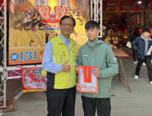 彰化南瑤宮表揚優秀學子，林世賢分享古蹟「修舊如舊」理念。圖記／者鄧富珍攝