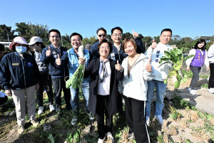 從產地到餐桌，芬園「白寶玉出土記」秒殺登場，吸引近6千人參與。圖／彰化縣政府提供