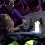 警消民眾不放棄終於尋獲長者。（竹山分局提供）