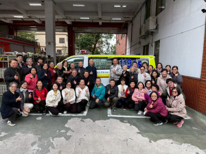 聖宗學堂捐贈救護車儀式合影。